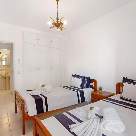 Seaside Sanctuary - Da Rocha *