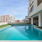 Seaside Sanctuary - Da Rocha